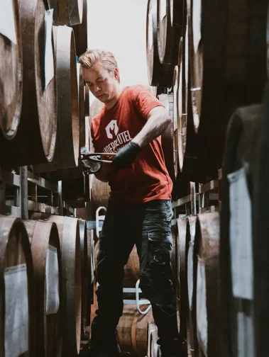 Rob at the Moersleutel Craft Brewery barrels in Alkmaar – creating craft beer for any occasion