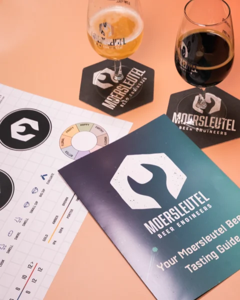 Craft beer gift box from Moersleutel with variety of styles and tasting card