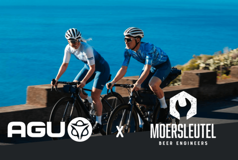 Fietsers vertrekken vanaf AGU HQ in Alkmaar tijdens de SocialRide met Moersleutel bier